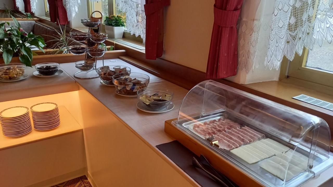 Hotel Garni Gruener Baum Laives Luaran gambar