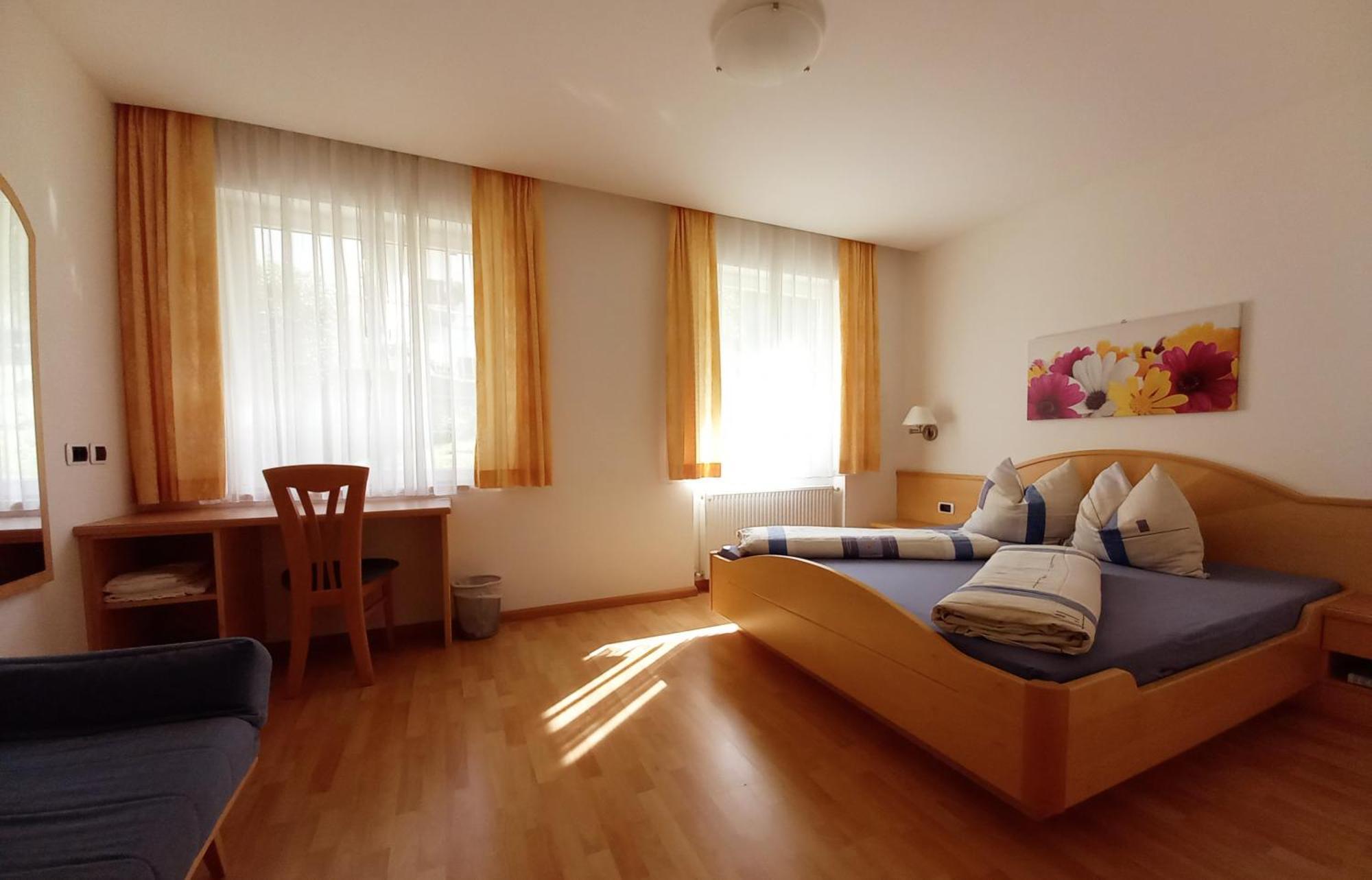 Hotel Garni Gruener Baum Laives Luaran gambar