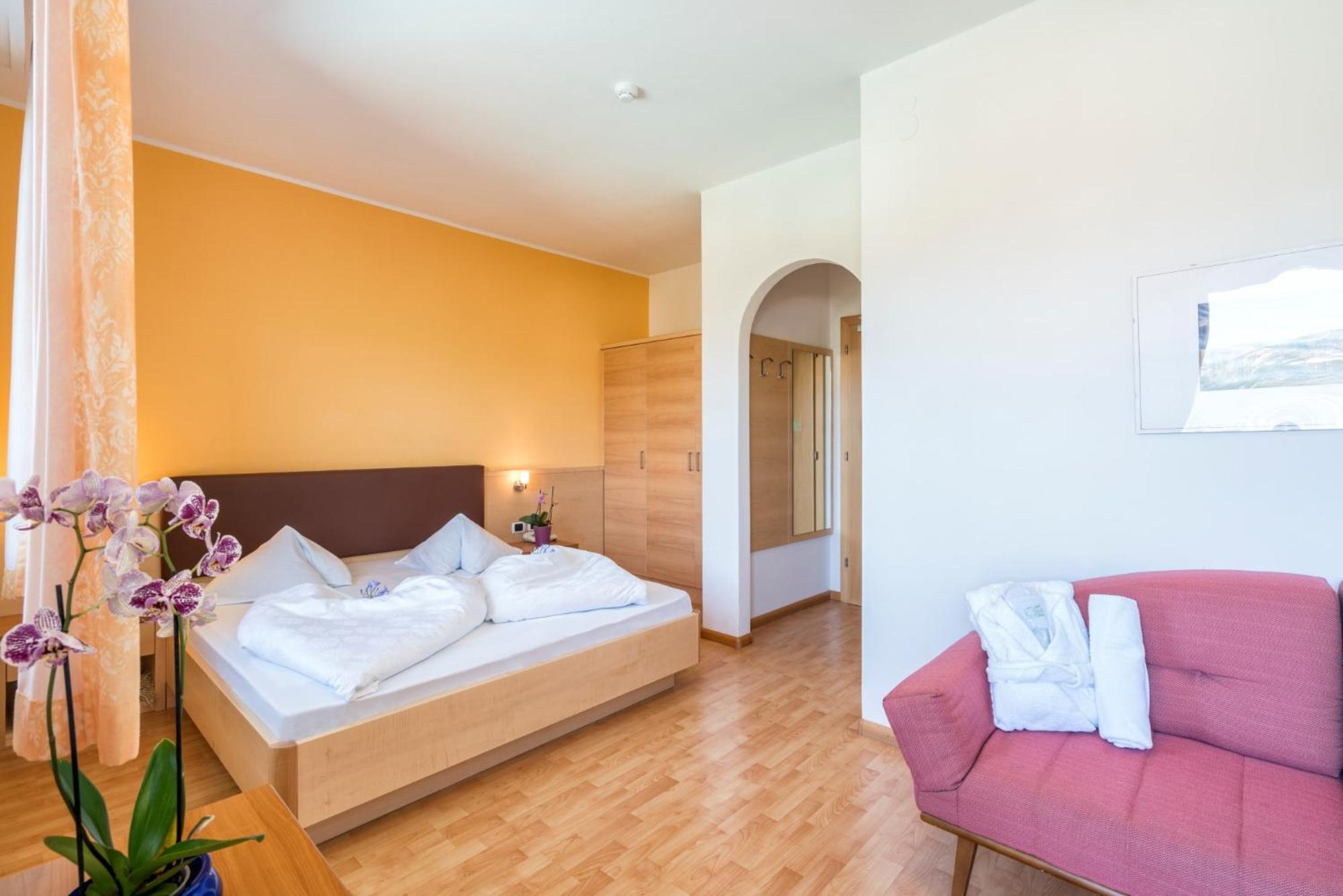 Hotel Garni Gruener Baum Laives Luaran gambar