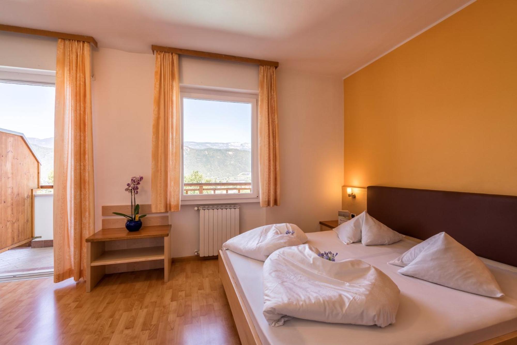 Hotel Garni Gruener Baum Laives Luaran gambar