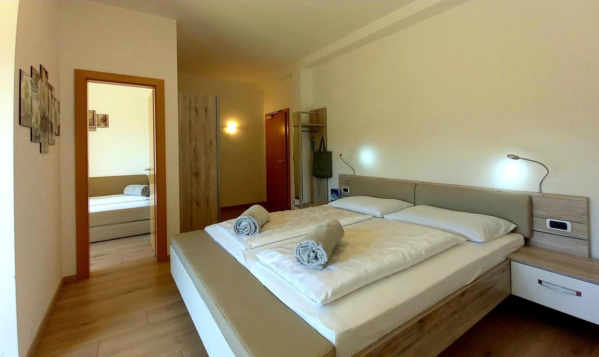 Hotel Garni Gruener Baum Laives Luaran gambar