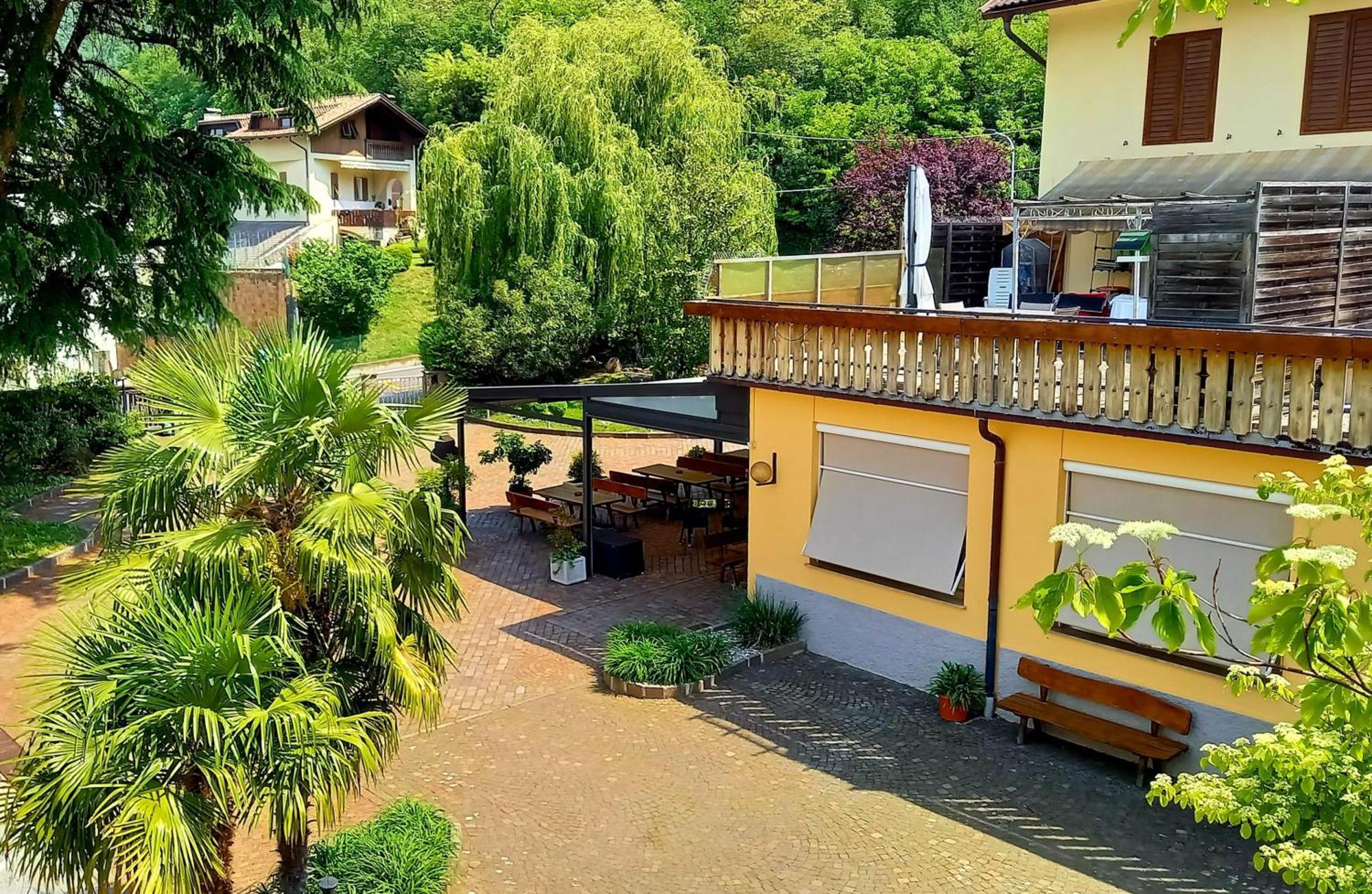 Hotel Garni Gruener Baum Laives Luaran gambar