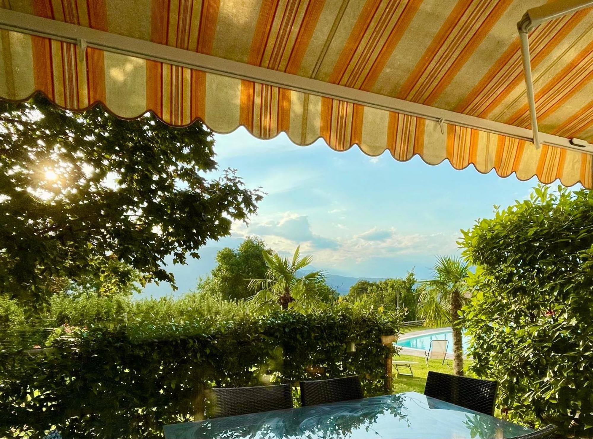 Hotel Garni Gruener Baum Laives Luaran gambar