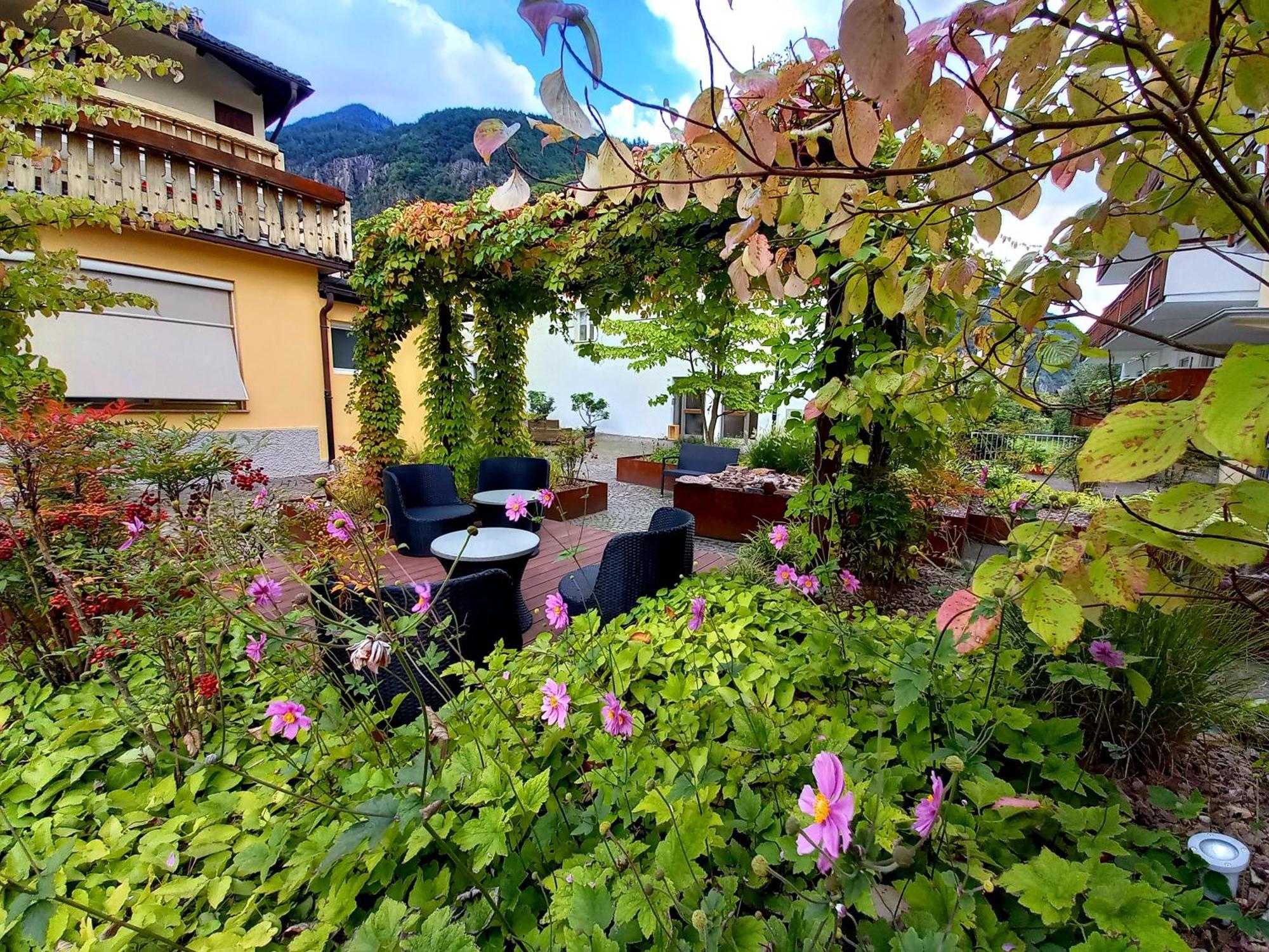 Hotel Garni Gruener Baum Laives Luaran gambar