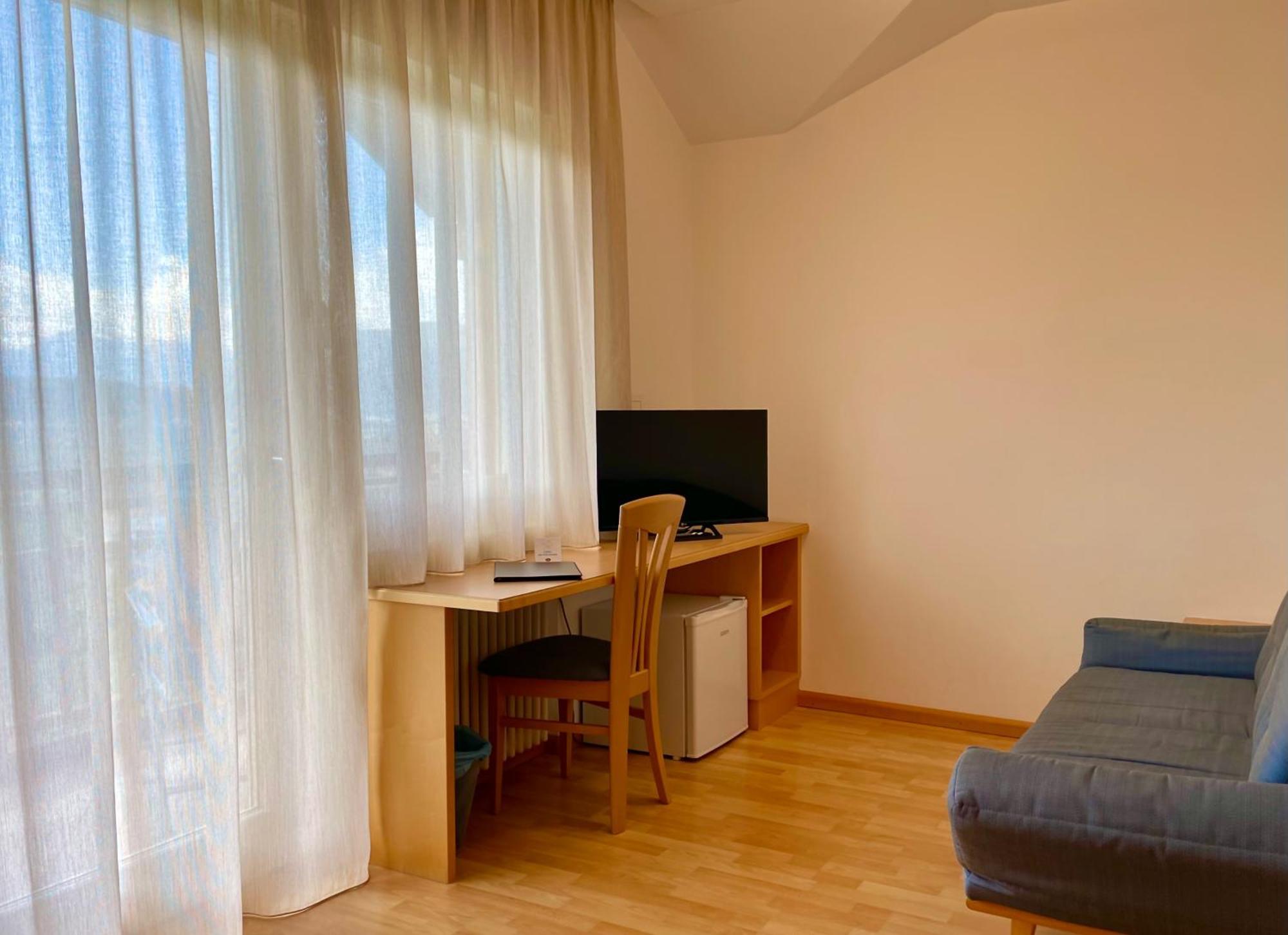 Hotel Garni Gruener Baum Laives Luaran gambar