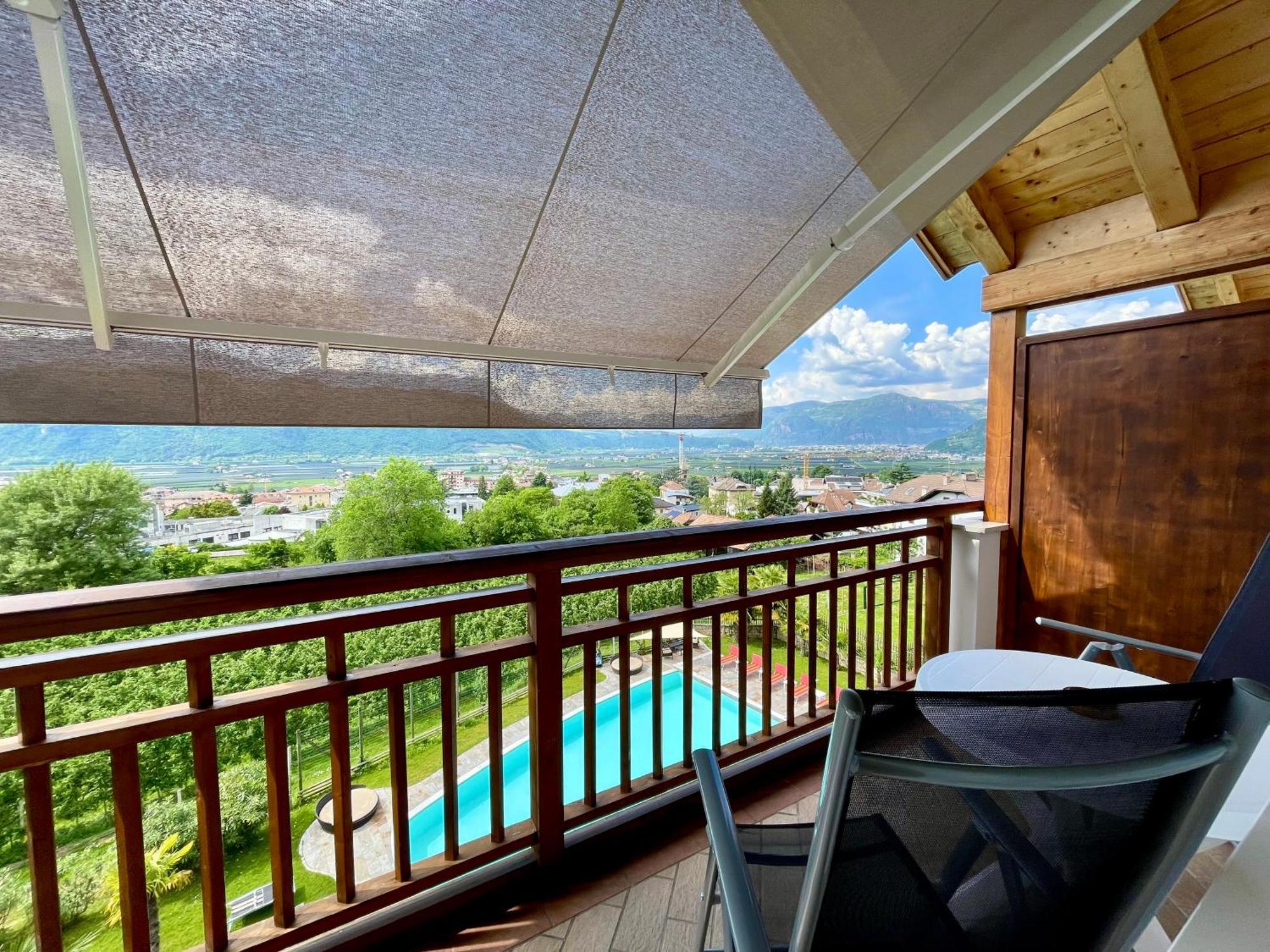 Hotel Garni Gruener Baum Laives Luaran gambar
